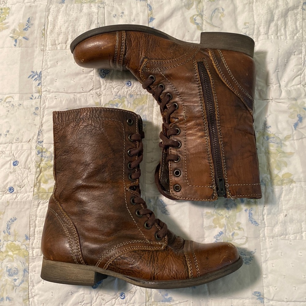 Steve Madden Brown lace up ankle boots, size 7